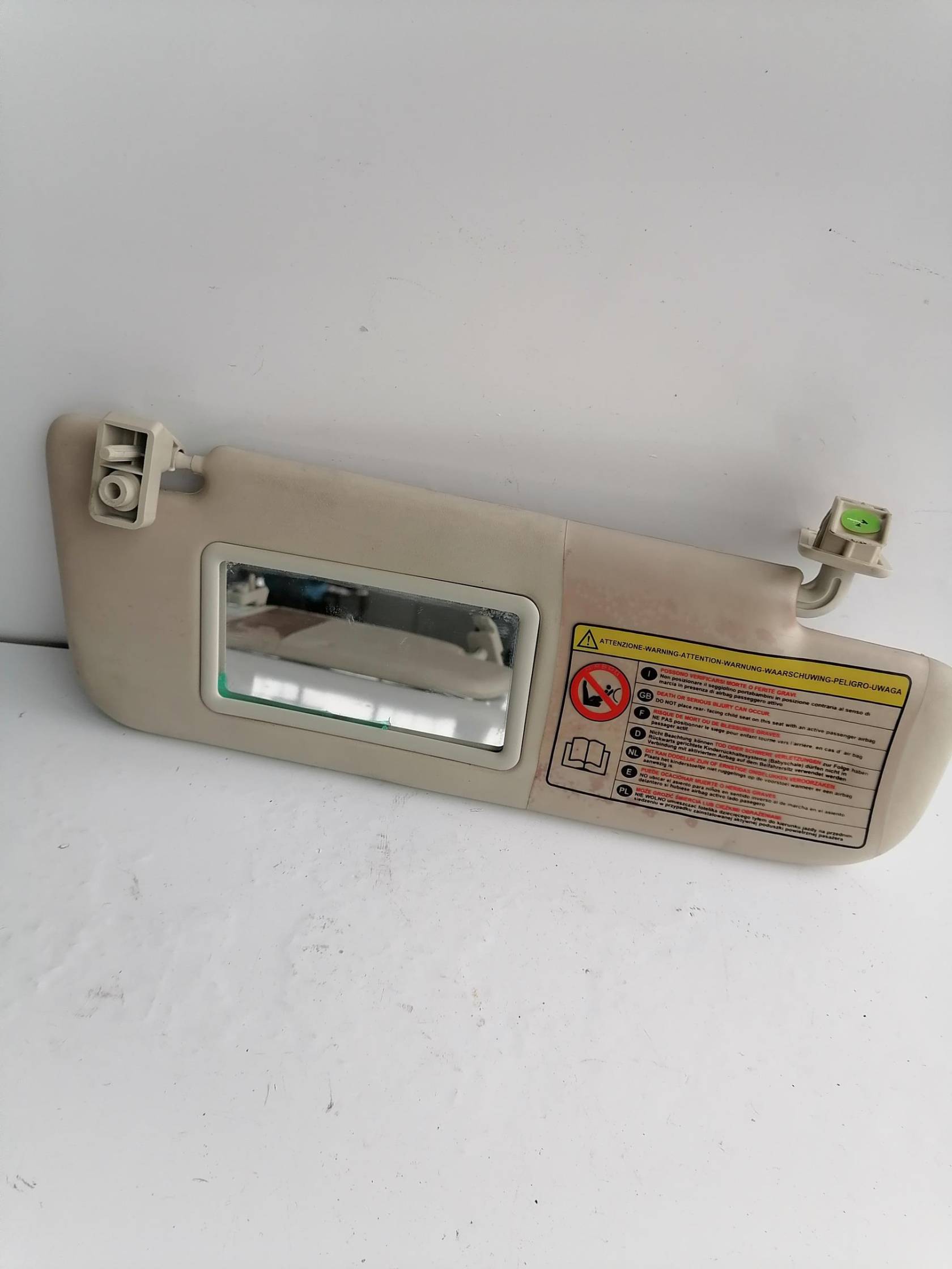 Aletta parasole parabrezza dx.